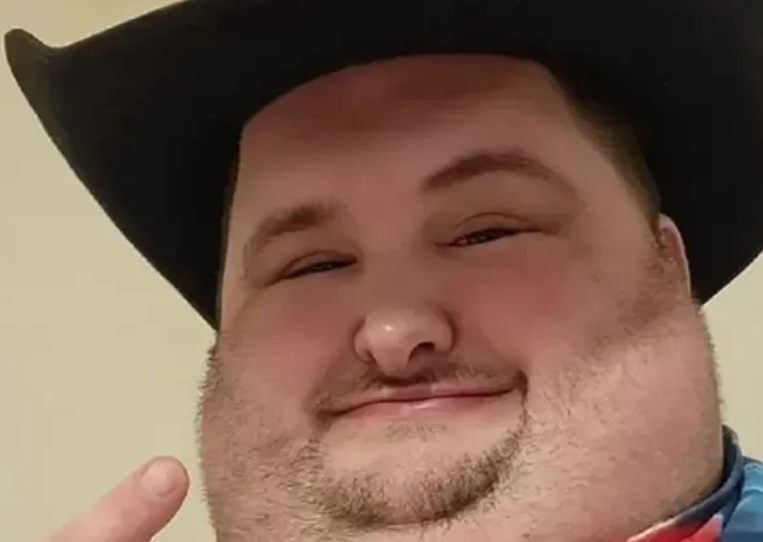 Tiktoker morre em acidente de carro aos 35 anos