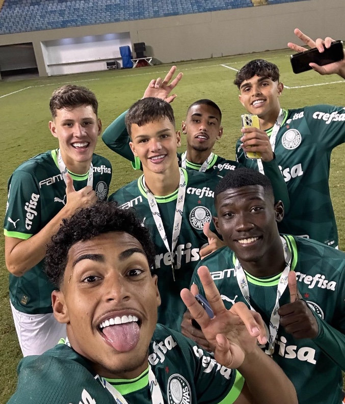 Palmeiras bate Athletico e vence Copa do Brasil Sub-17 com frango e gol contra