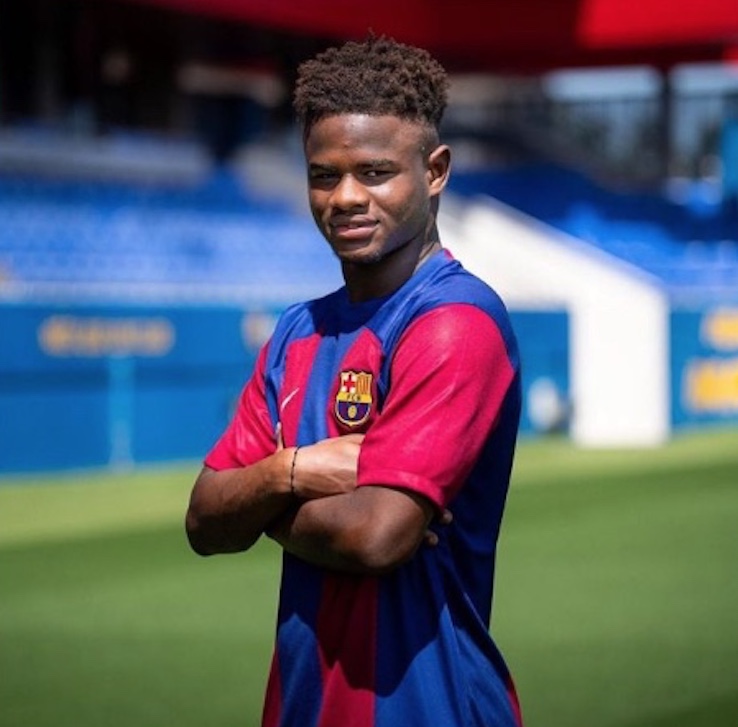 Barcelona acerta com promessa senegalesa e coloca multa de R$ 2,1 bilhões