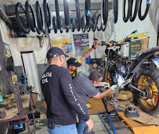 Polícia flagra veículos roubados em 13 oficinas de Manaus