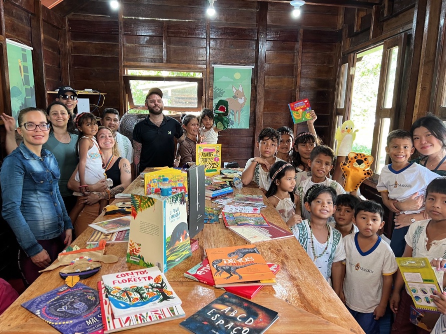 Projeto Casinha de Livros chega em escolas no Amazonas