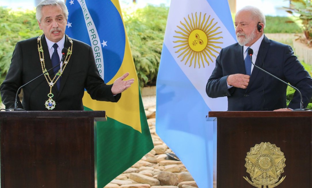 Lula mantém defesa de moeda comum e crédito para exportações do Brasil para Argentina