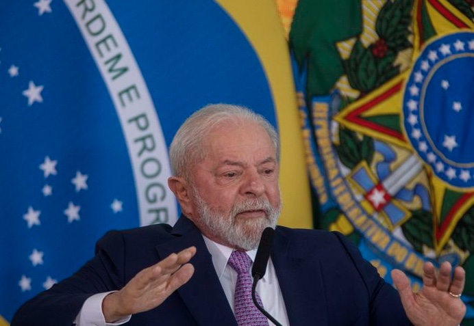 Lula diz que não come bem em viagens ao exterior e reclama da comida do Itamaraty