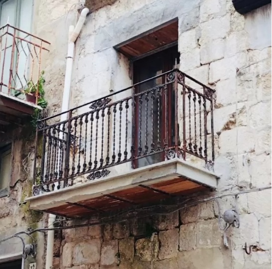 Brasileira compra três casas na Itália por R$ 16; entenda