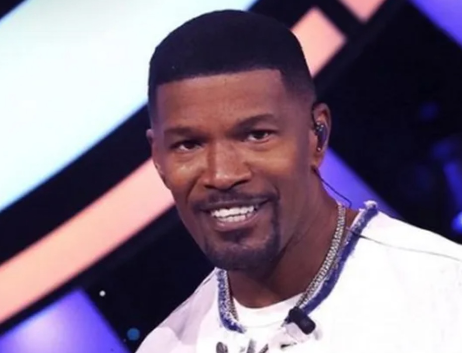 Amigo de Jamie Foxx atualiza estado do ator após ligação