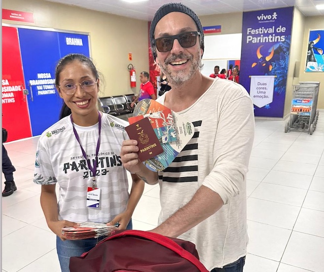 Famosos chegam ao Amazonas e recebem Passaporte Parintins