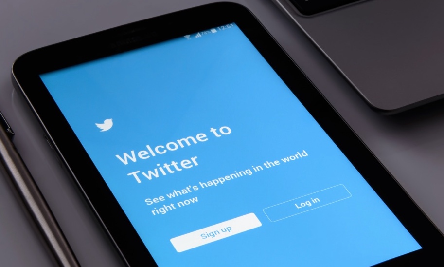 Twitter bloqueia visualização de tuítes públicos sem login na rede