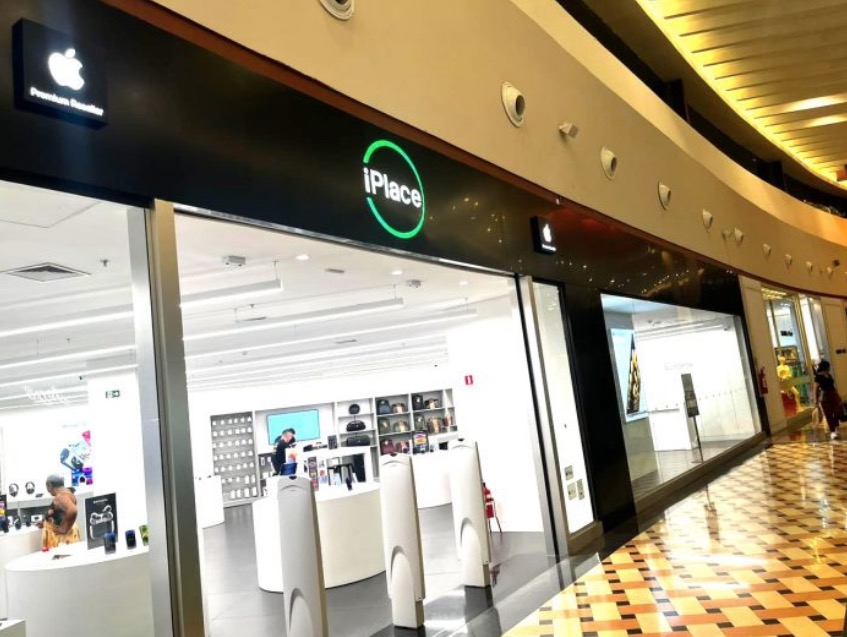 Iplace é condenada por vender iPhone sem carregador em Manaus