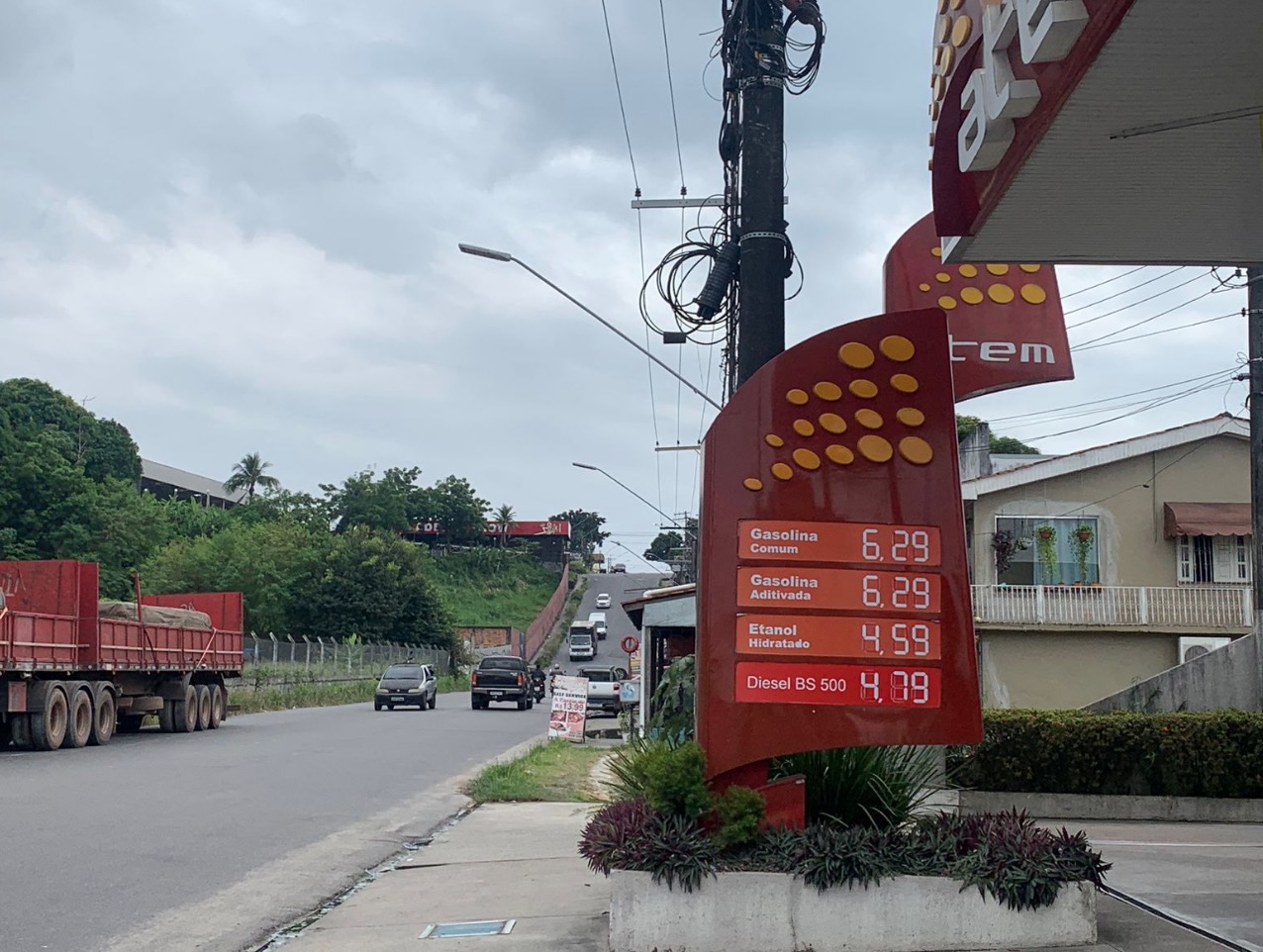 Preço da gasolina sobe em postos de Manaus após refinaria baixar valor 