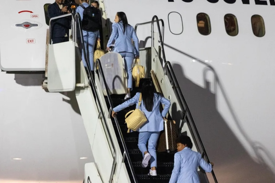 Seleção brasileira feminina embarca rumo à Copa do Mundo da Austrália