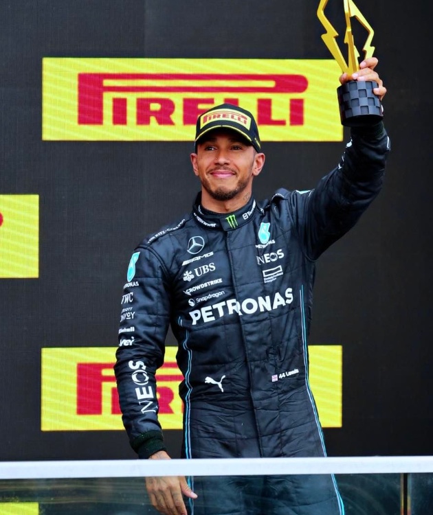 Bastidores da F1 têm disputa por buraco nas regras e sarcasmo de Hamilton