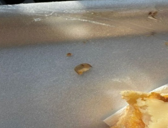 Padaria deve indenizar cliente por pedaço de unha encontrada em pão