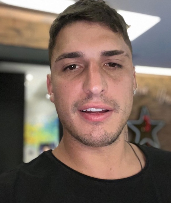 Ex-BBB Felipe Prior é condenado a seis anos de prisão por estupro