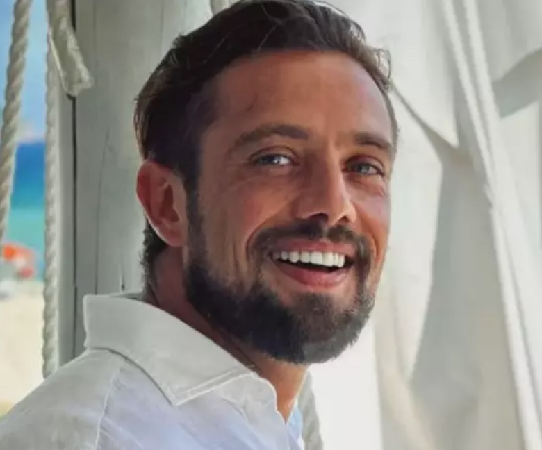 Colunista expõe conversa de Rafael Cardoso com atriz menor de idade 