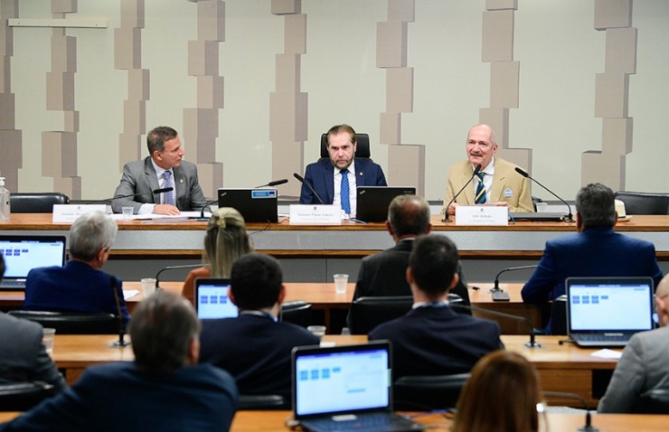 Aldo Rebelo afirma que ONGs são ‘Estado paralelo de comando’ na Amazônia