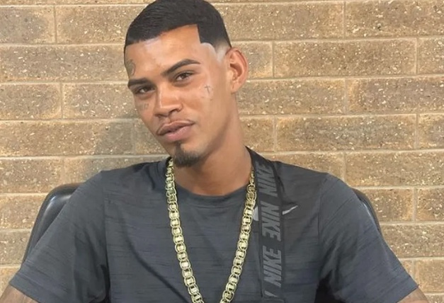 Após ser dado como morto em operação, MC PH aparece nas redes sociais 