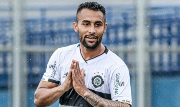 Ex-Manauara e Rio Negro, atacante Matheus Sacramento fecha com o Nacional