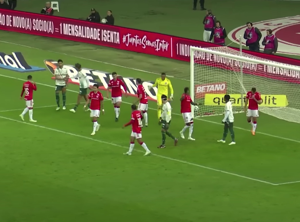 Palmeiras para em John, empata com o Inter e mantém jejum no Brasileiro