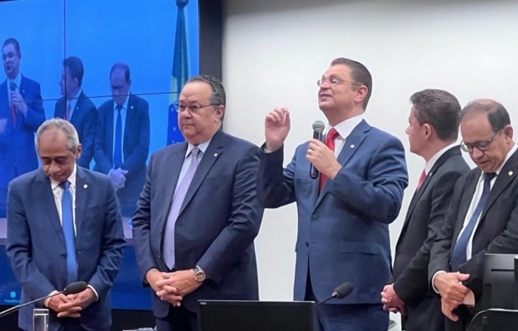 Bancada evangélica tem receio com Silas Câmara por proximidade a Lula 