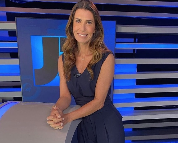 Apresentadora Janine Borba é demitida da Record após 19 anos 