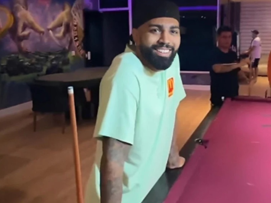 Influencer faz ‘tour’ por mansão luxuosa de Gabigol: 'tem um motel'