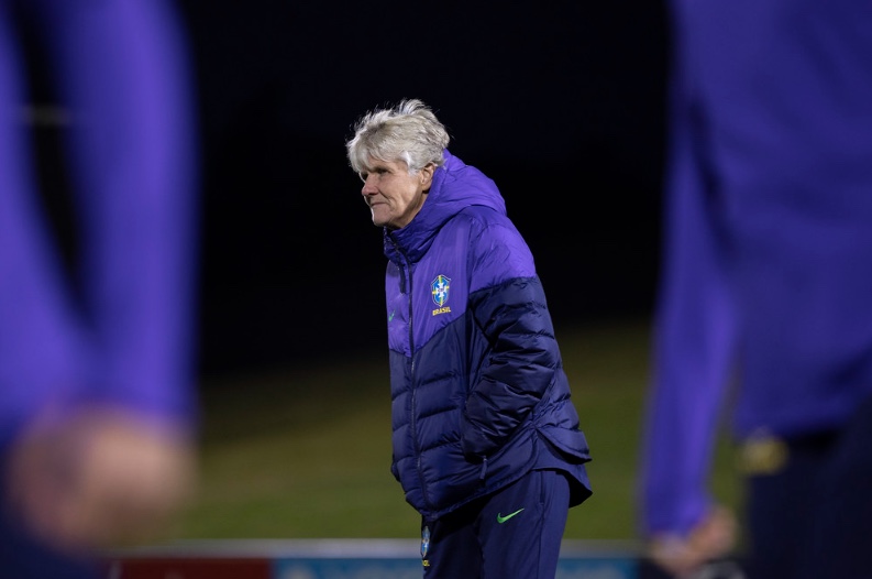 Pia diz que vai pagar jantar de Ary Borges após goleada