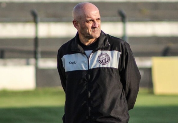 Manaus acerta com o técnico Itamar Schulle para a reta final da Série C