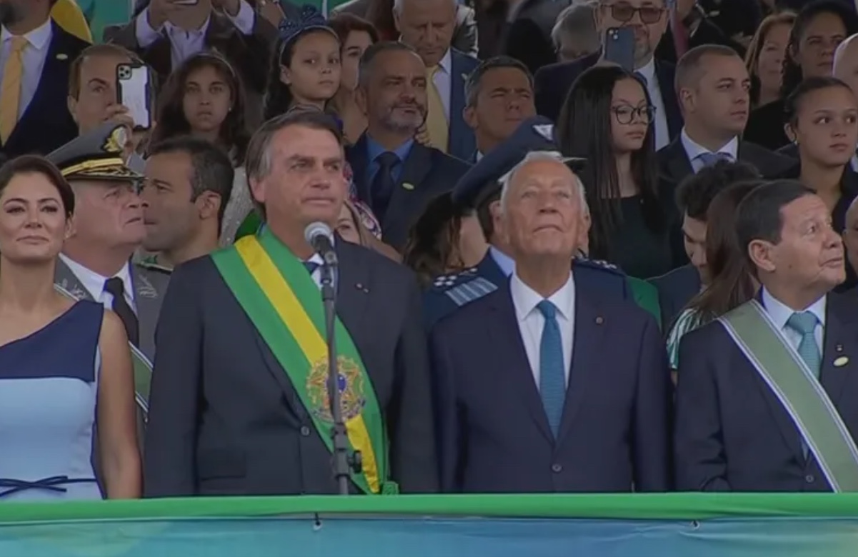 Ministro do TSE multa Bolsonaro e Braga Netto em R$ 110 mil
