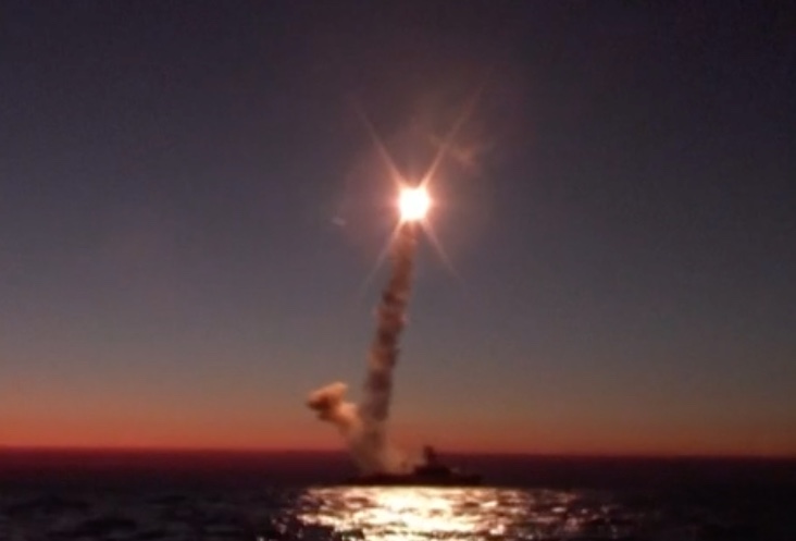 Rússia faz nova ameaça nuclear após ataques com drones a Moscou