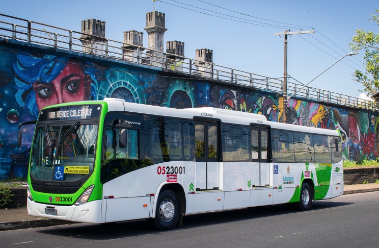 Manaus entrega 14 novos ônibus nesta terça-feira