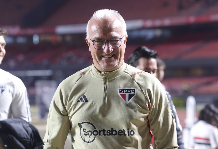 Dorival explica como usará Lucas e corre para deixá-lo em forma