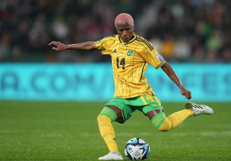 Lateral da Jamaica exalta apoio de filha de Bob Marley