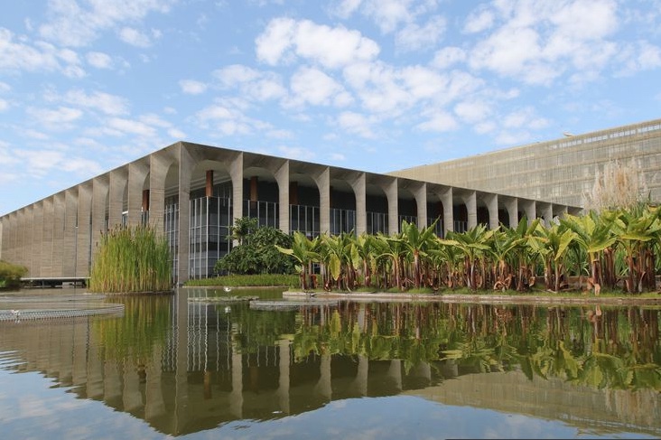 Brasil chama morte de candidato à Presidência do Equador de 'ato deplorável'