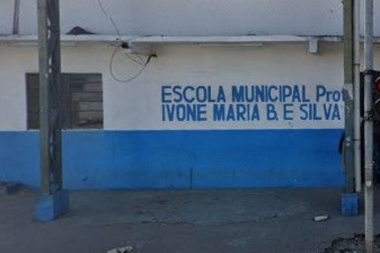 Semed afasta gestora de escola onde zelador beijou aluno no banheiro em Manaus