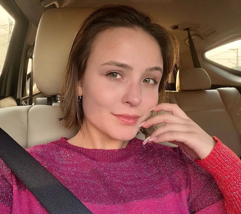 Larissa Manoela faz alerta sobre golpe: “não façam pix”
