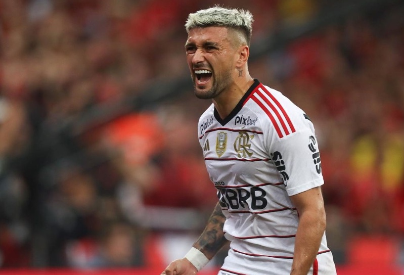 Arrascaeta pode ficar até 6 semanas fora e é dúvida no Flamengo para a final