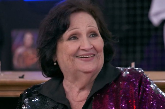 Aos 75, Dona Déa choca ao revelar que fez harmonização íntima