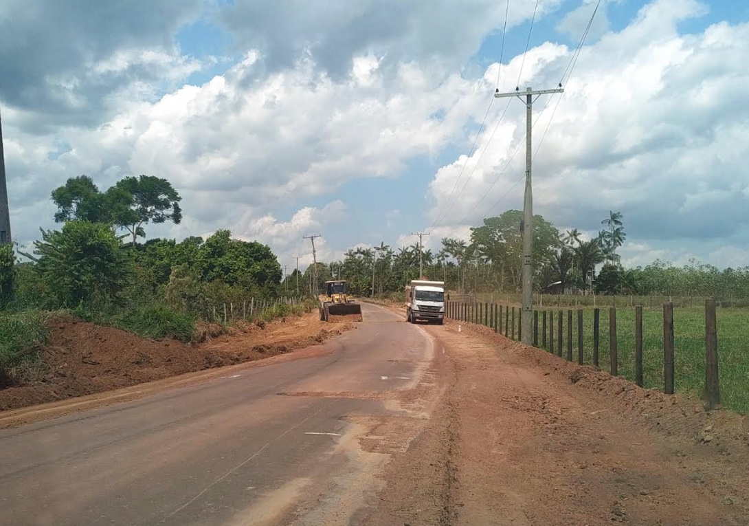 Obra de reconstrução da estrada do Engenho é iniciada em Itacoatiara