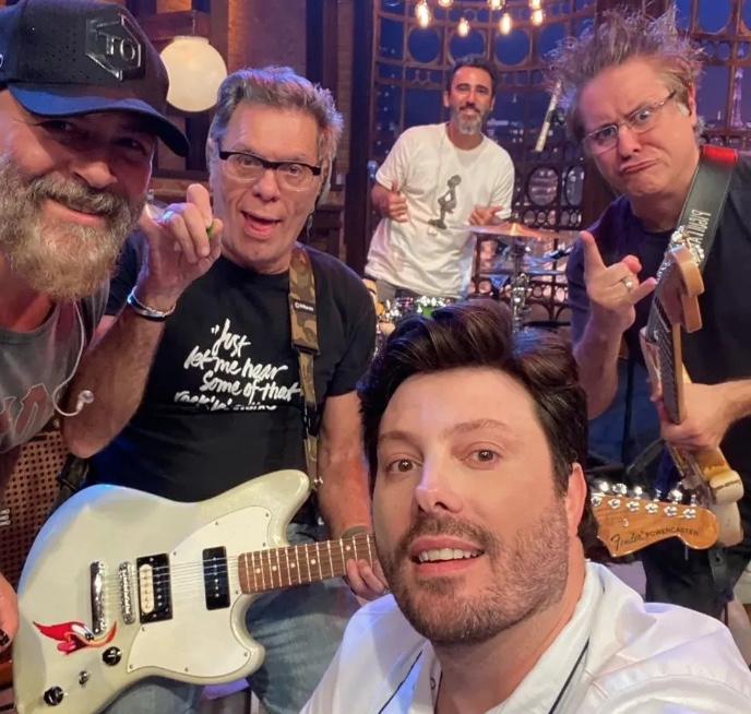 Danilo Gentili anuncia pausa do ‘The Noite’ após Mingau ser baleado 