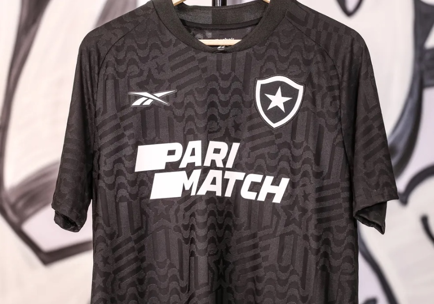 Botafogo apresenta segundo uniforme para a temporada 2023/24