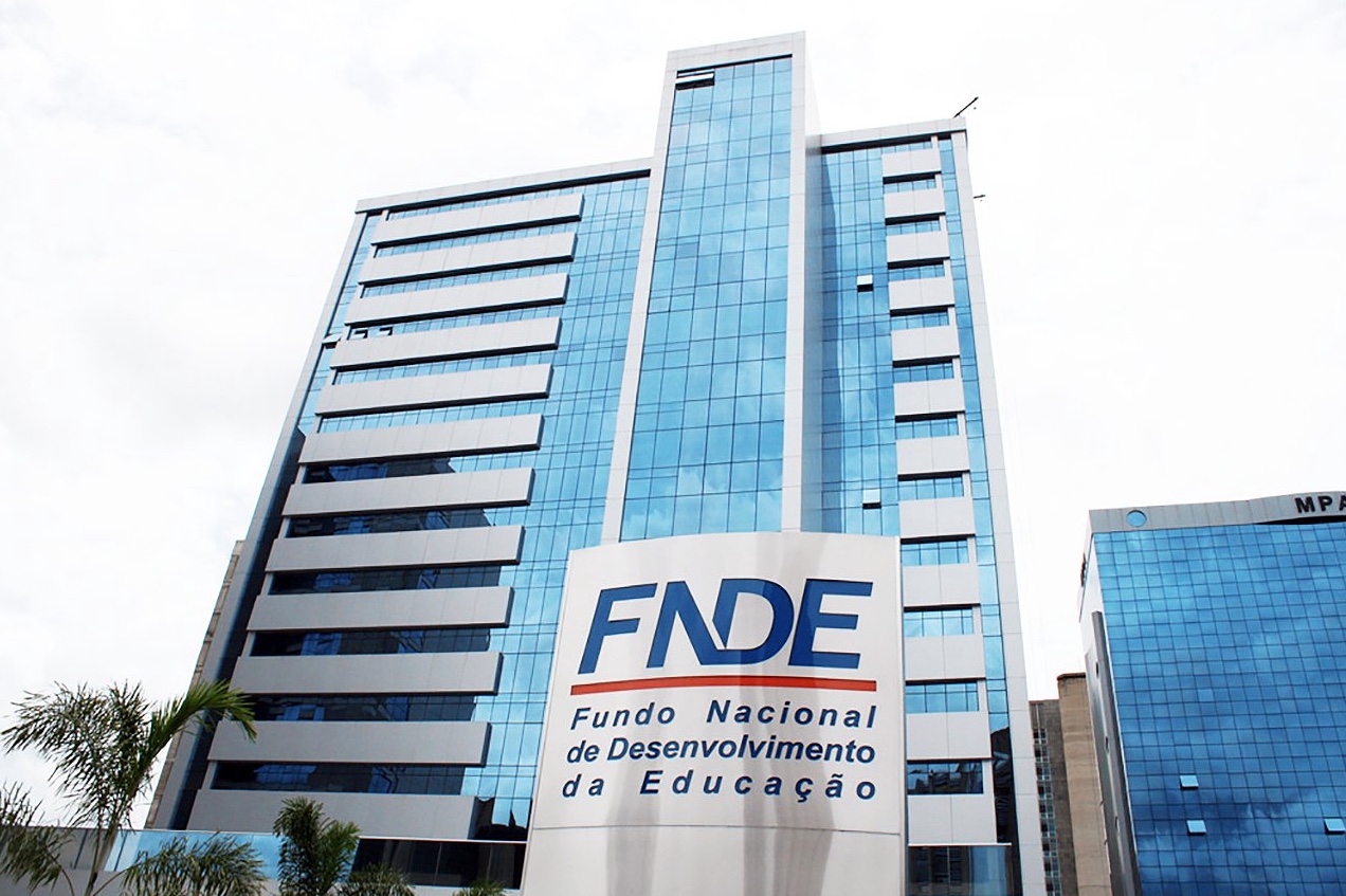 Concurso público do FNDE oferece 100 vagas e salário de R$ 7,9 mil