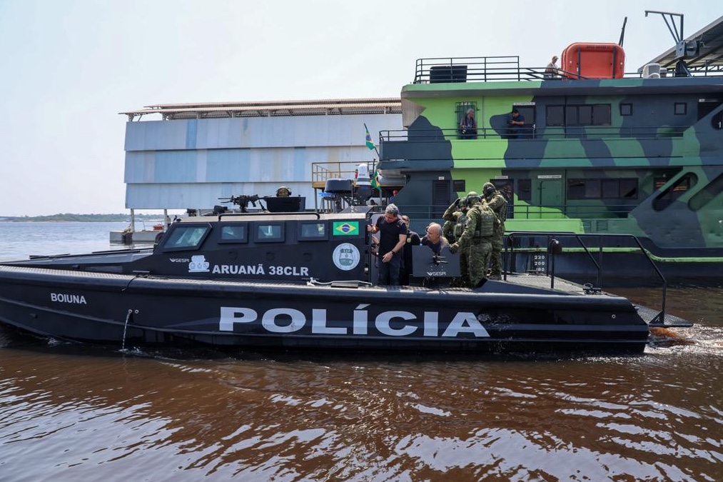 Lanchas blindadas reforçam segurança no Amazonas após emenda de Omar Aziz