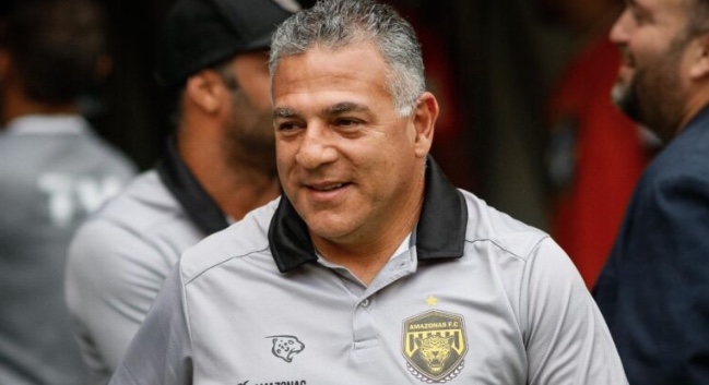 Após estreia com vitória no Amazonas, Luizinho Vieira exalta equipe