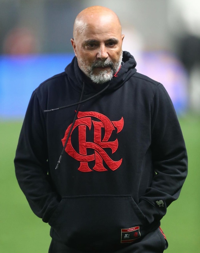 Derrota amplia crise no Flamengo e cresce turbulência para jogo de volta