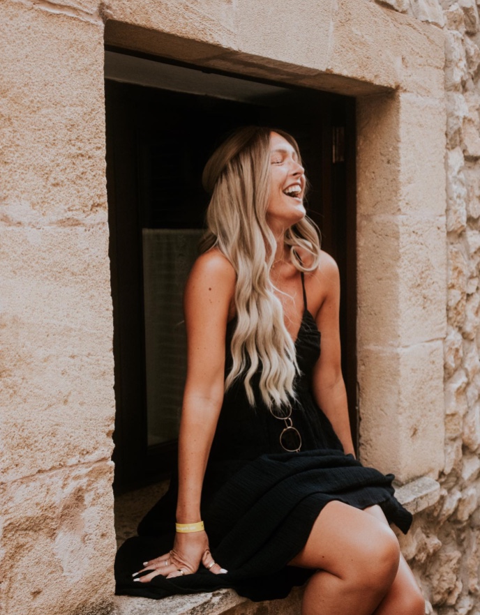 Influencer morre de câncer aos 35 e posta despedida emocionante