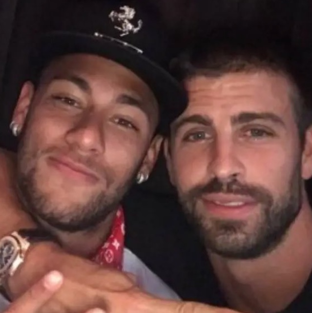 Piqué estava em balada com Neymar com direito a flagra sem Clara Chía