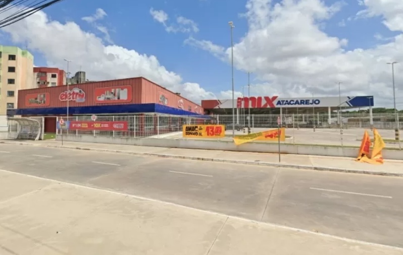 Homem morre engasgado com presunto em supermercado