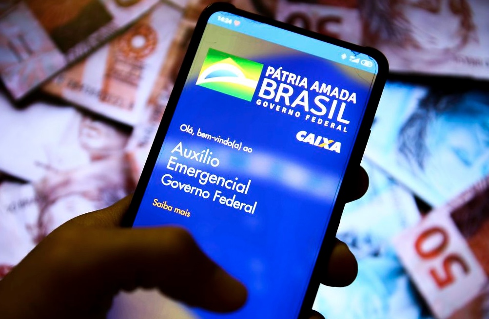 Desconto indevido por consignados do extinto Auxílio Brasil pode chegar a R$ 8 milhões, diz GGU
