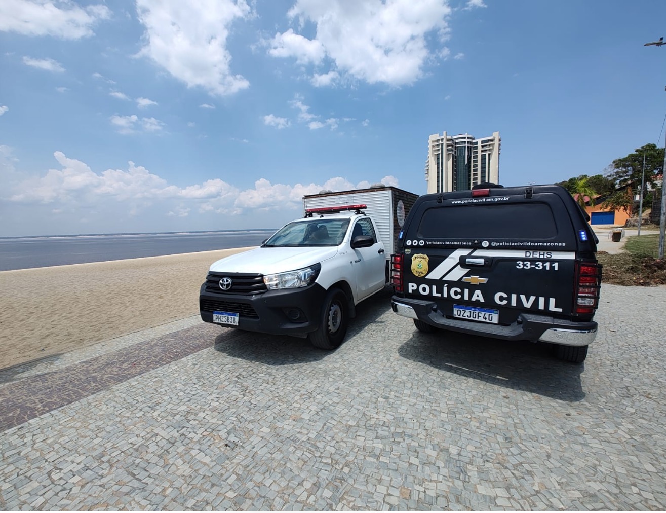 Ossada humana é encontrada na Praia da Ponta Negra em Manaus