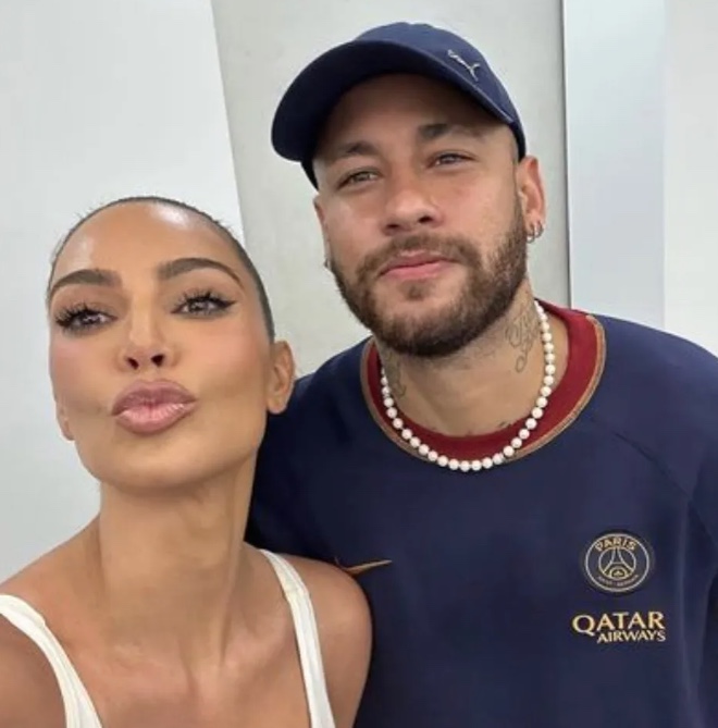 Nova temporada de The Kardashians terá bastidores de encontro de Kim e Neymar